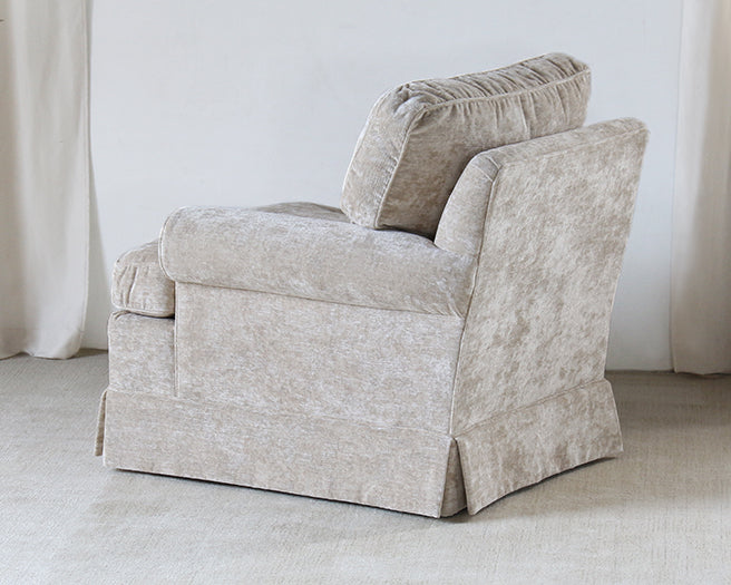 CC255ATL - Skirted Club Chair In Bergdorf Shell