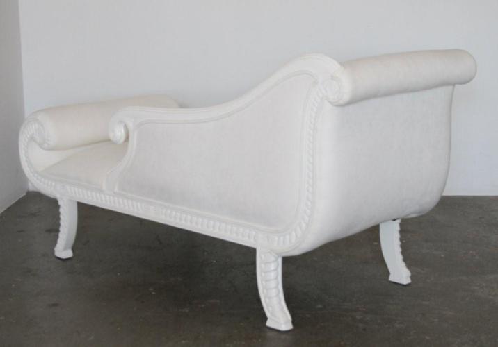 White Lacquered Neoclassic Chaise