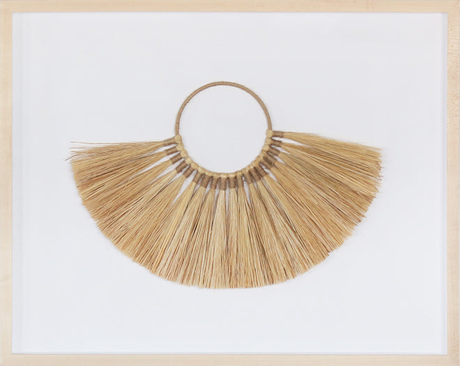 DECOR53 - Isla Framed Necklace Of Organic Grasses