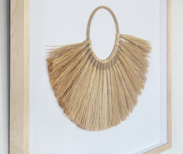 DECOR53 - Isla Framed Necklace Of Organic Grasses