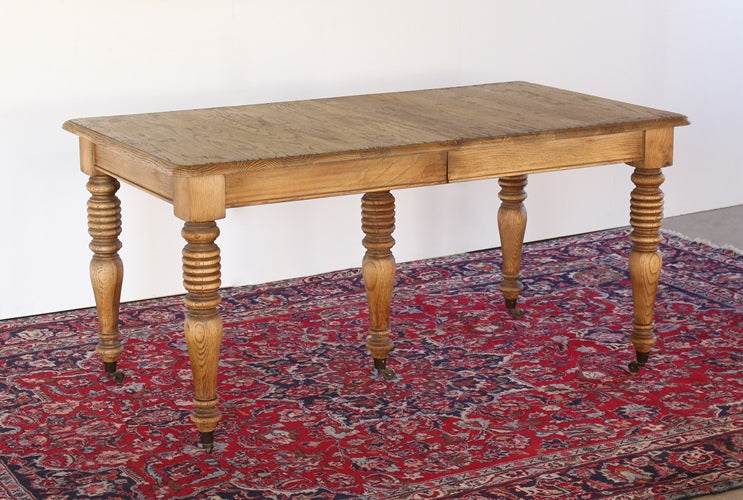 DT88 - Turned Leg Oak Dining Table