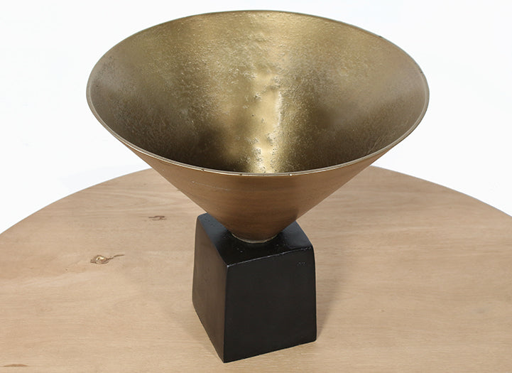 FIG427 - Stout Conical Sculpture