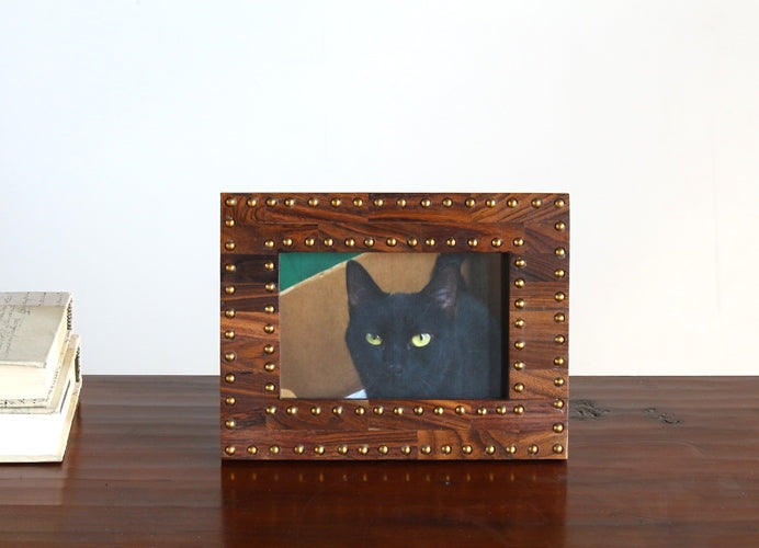 Sheesham Wood 4x6 Picture Frame with Nailhead