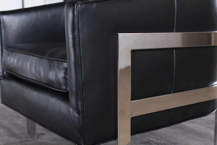 LC04ATL - Mitchell Gold Avery Chair in Black Leather