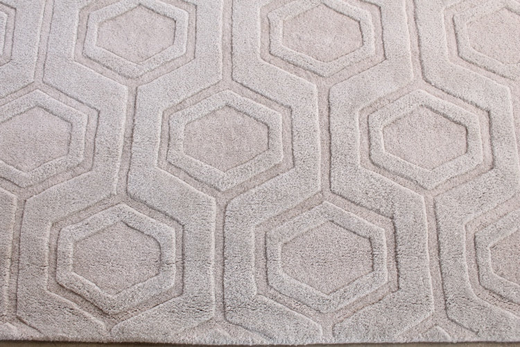 8' x 10' Cream Hand-tufted Wool Pattern Rug