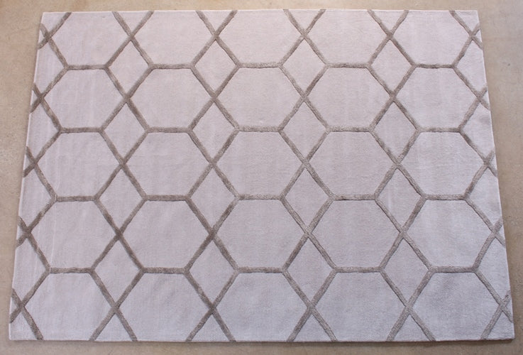 8' x 11' Antique White and Dark Gray Hand-tufted WoolSilk Grid Rug