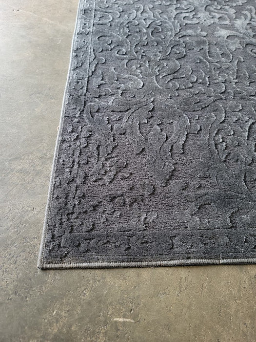 2'6" X 7'6" Persian Gun Metal Runner