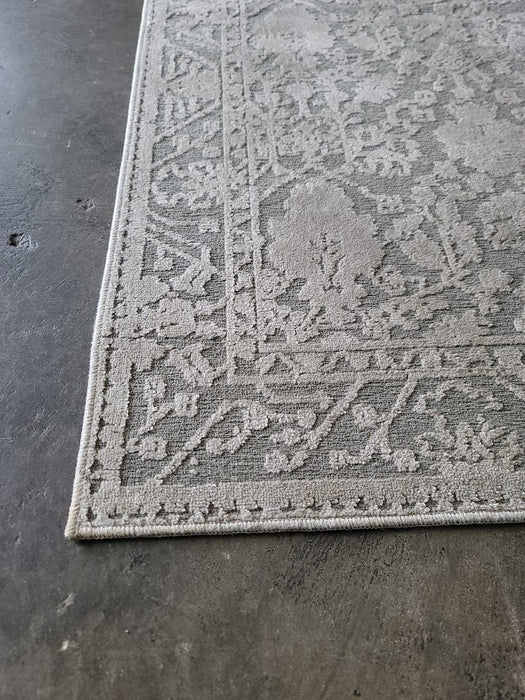 2'6" X 7'6" Persian Light Grey Runner