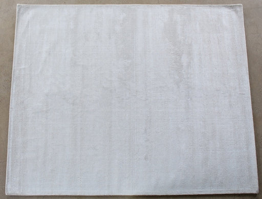 8' x 10' White Hand-loomed WoolSilk Pile Rug