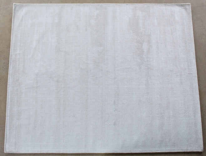 8' x 10' White Hand-loomed WoolSilk Pile Rug