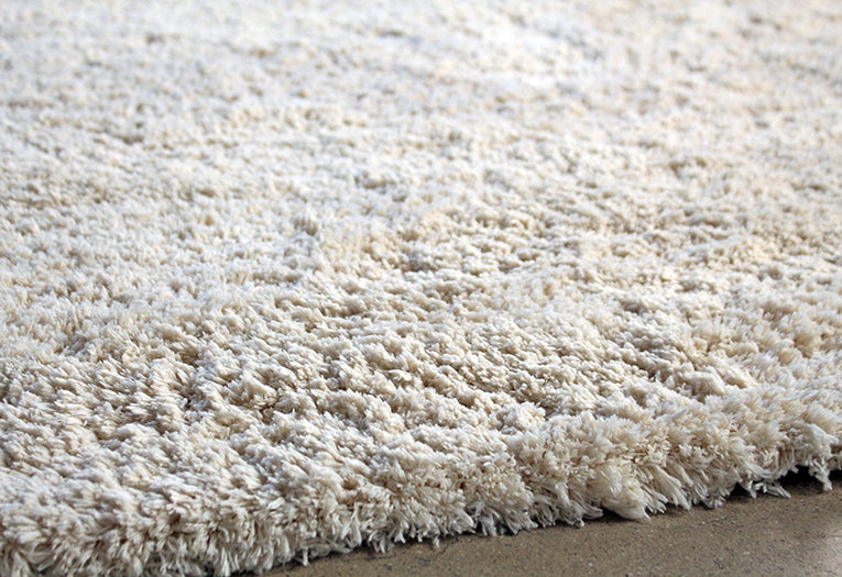 8' x 10' Off White Shag Rug