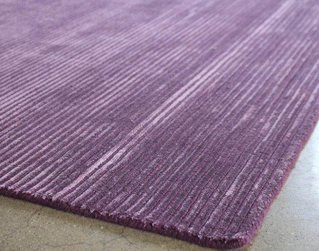 8' x 10' Hand-loomed Rug in Eggplant