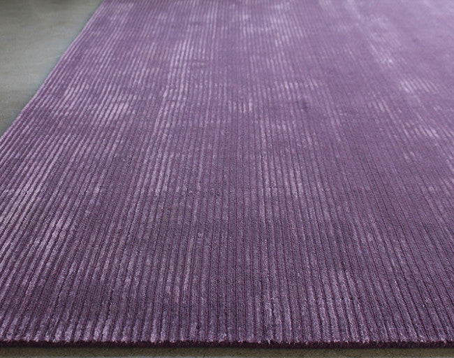 8' x 10' Hand-loomed Rug in Eggplant
