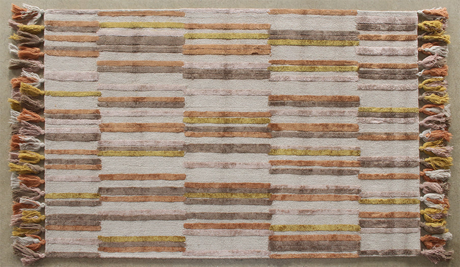 5' X 7'6" Oatmeal And Spice Wool Hooked Rug