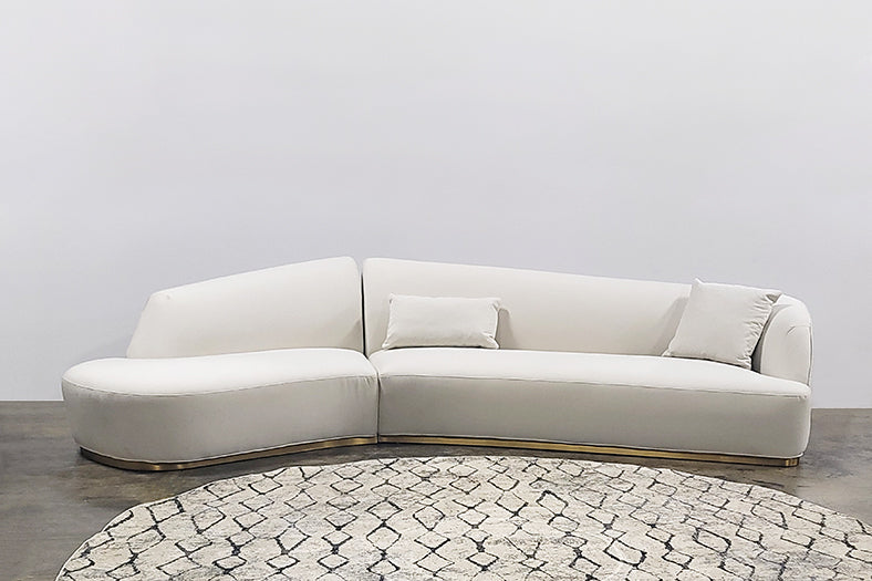 Curved Chaise Left Sectional In Snow 2 Pillows