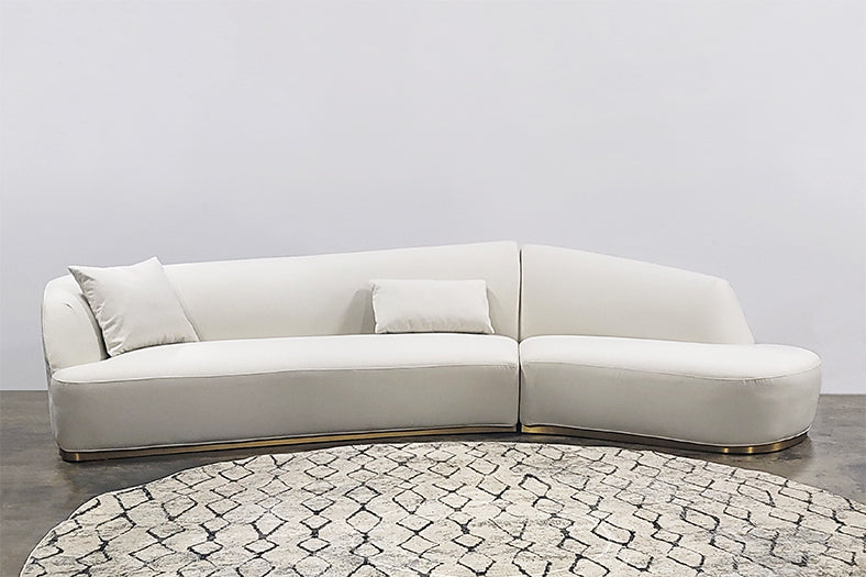 Curved Chaise Right Sectional In Snow 2 Pillows