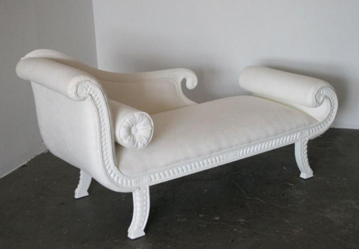 White Lacquered Neoclassic Chaise