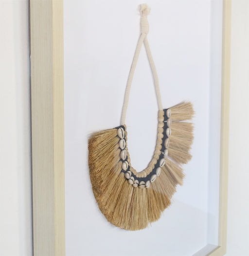 DECOR55 - Raeni Necklace Of Grass Fronds & Shells 