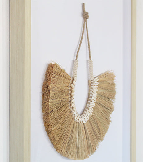 DECOR56 - Marina Necklace Of Shells & Grass Fronds 