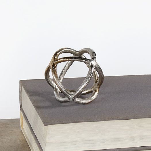 Small Spheres In Orbit - Cleared Décor