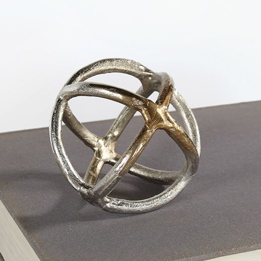 Small Spheres In Orbit - Cleared Décor