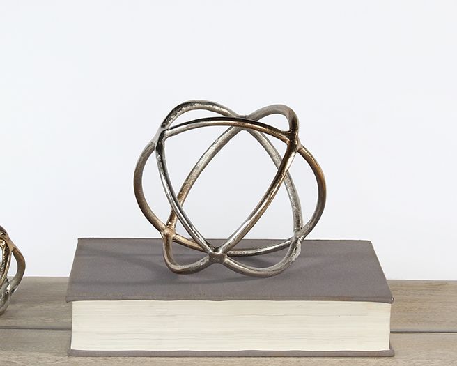 Large Spheres In Orbit - Cleared Décor