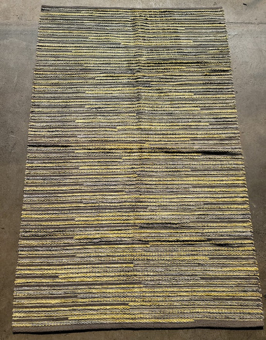 2'8" X 7'10" Gray, Green, & Yellow Runner