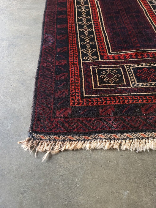 2'7" X 6' Navy & Red Afghan Rug With Design