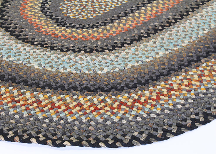 RUG26ATL - 5.5' x 7.5' Braided Oval Rug