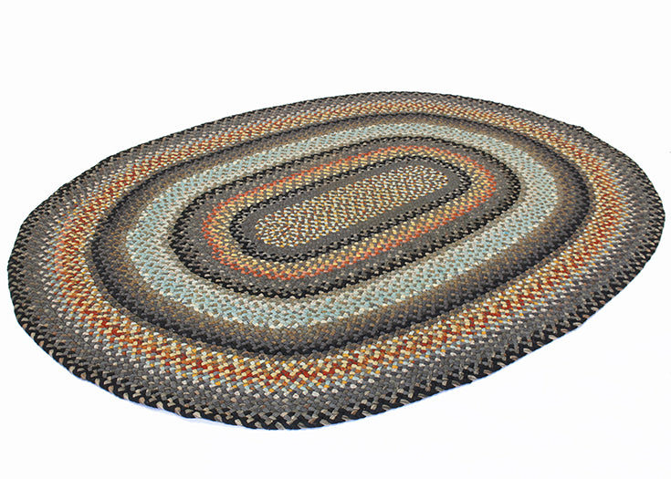 RUG26ATL - 5.5' x 7.5' Braided Oval Rug