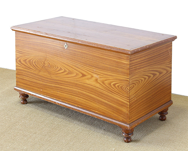 TRNK02ATL - Faux Grain Painted Blanket Chest circa 1870
