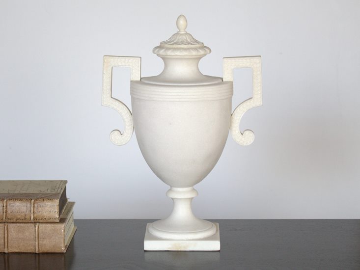 Larissa Urn - Cleared Décor