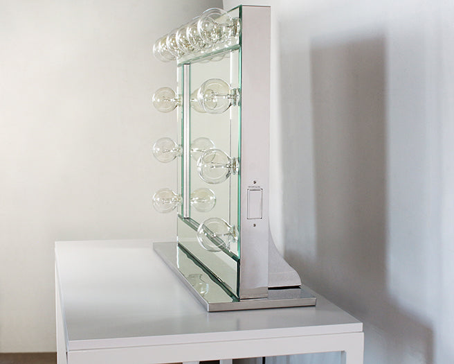 VAN01ATL - Hollywood Vanity